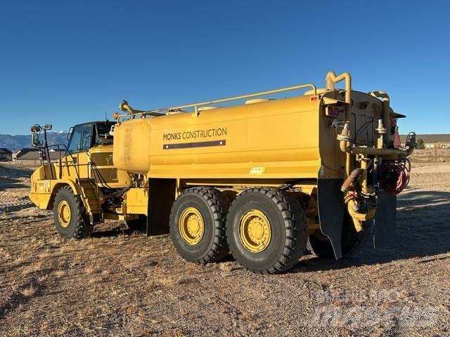 CAT 730C Cisterny na vodu