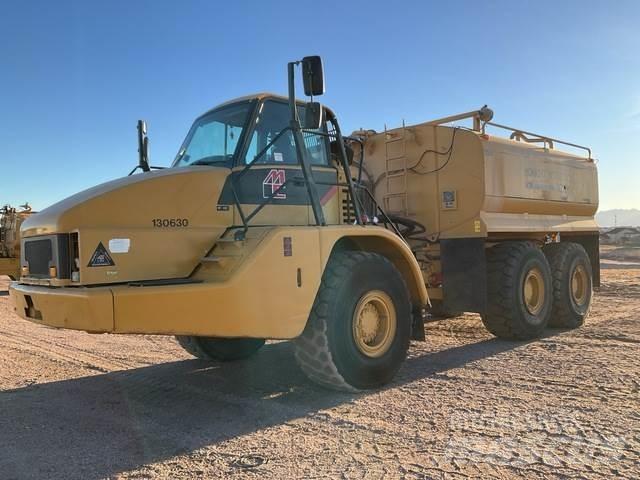 CAT 735 Cisterny na vodu