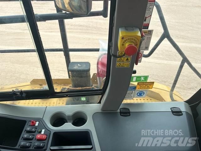CAT 745 Kloubové dempry
