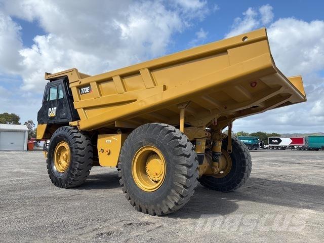 CAT 773E Kloubové dempry