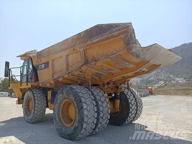 CAT 773F Kloubové dempry