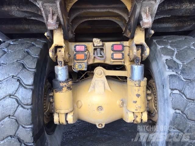 CAT 775B Kloubové dempry