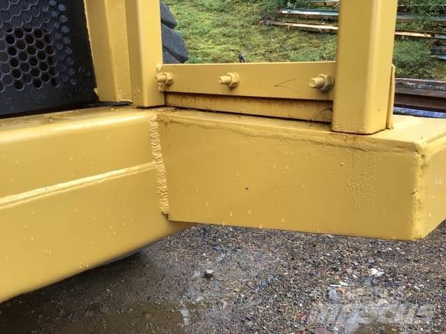 CAT 775D Kloubové dempry
