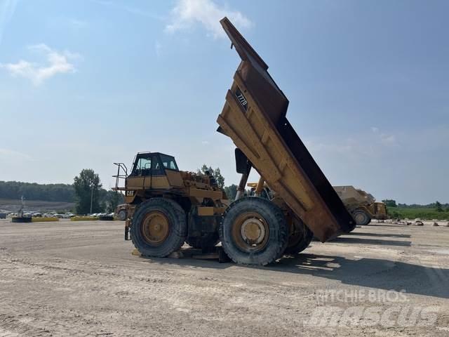 CAT 777D Kloubové dempry