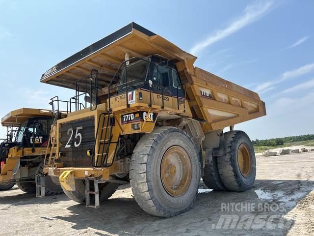 CAT 777D Kloubové dempry