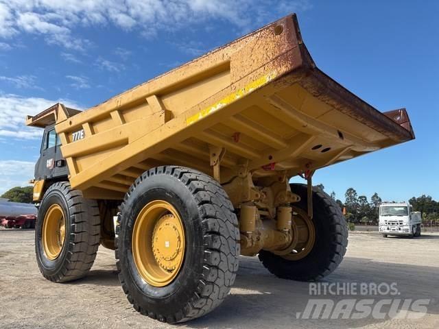 CAT 777E Kloubové dempry