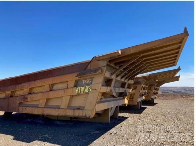 CAT 789C Skříňová nástavba