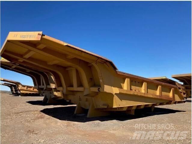 CAT 789C Skříňová nástavba