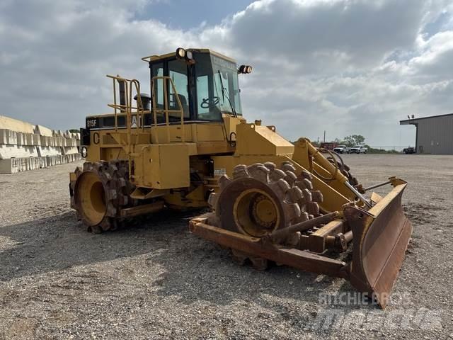 CAT 815F Půdní kompaktory