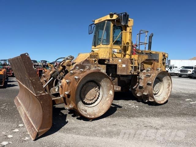 CAT 826 C Půdní kompaktory