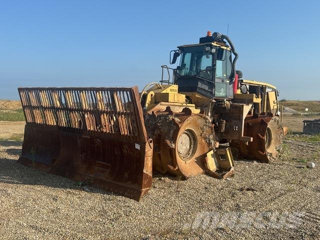 CAT 836G Půdní kompaktory