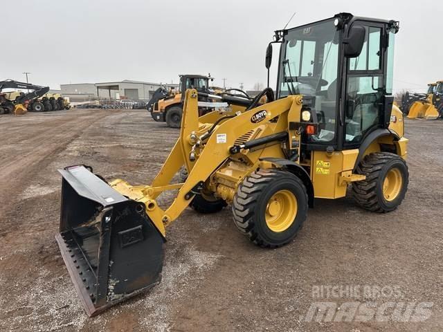 CAT 903D Kolové nakladače