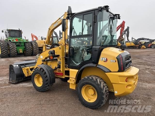 CAT 903D Kolové nakladače