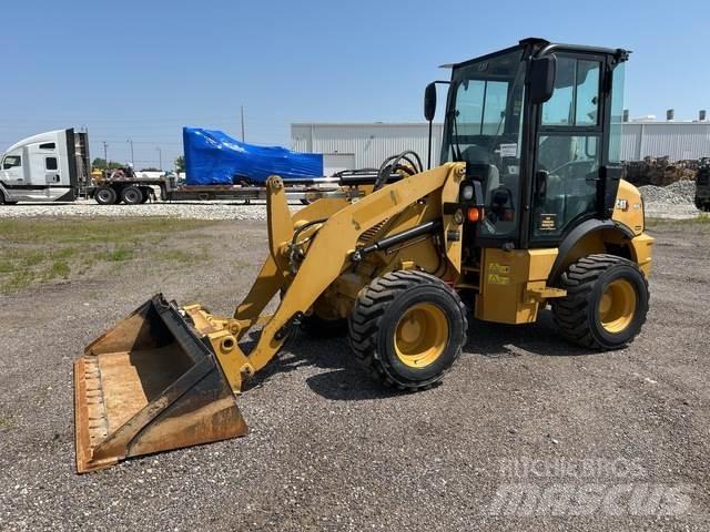 CAT 903D Kolové nakladače
