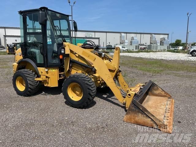 CAT 903D Kolové nakladače