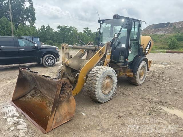 CAT 906H Kolové nakladače