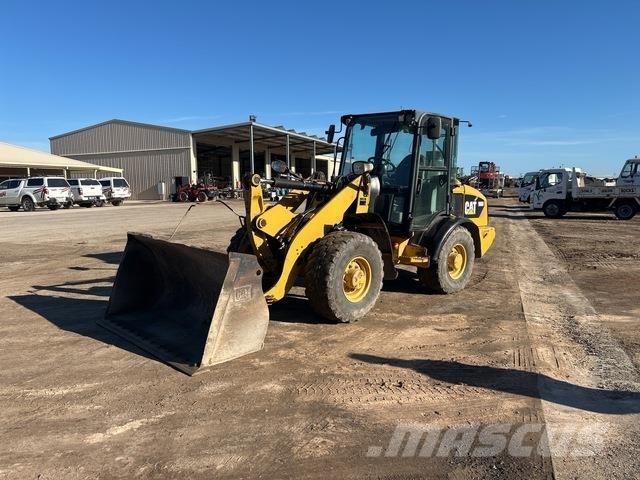 CAT 906H Kolové nakladače