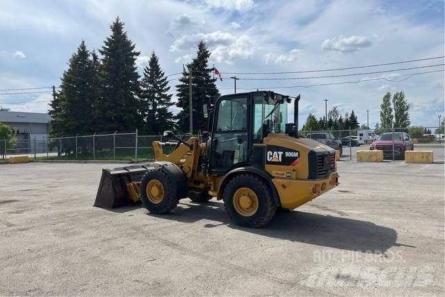 CAT 906M Kolové nakladače