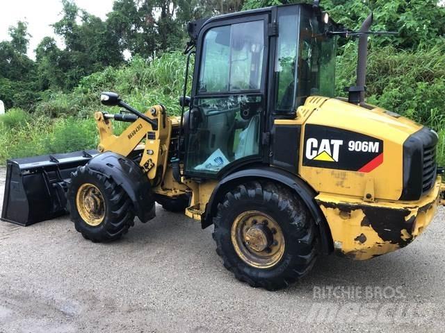 CAT 906M Kolové nakladače
