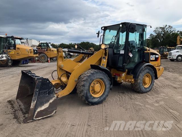 CAT 906M Kolové nakladače