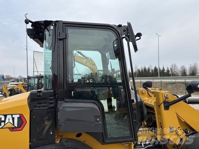CAT 908 Kolové nakladače