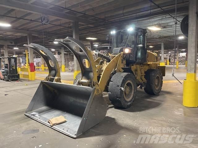 CAT 920 Kolové nakladače