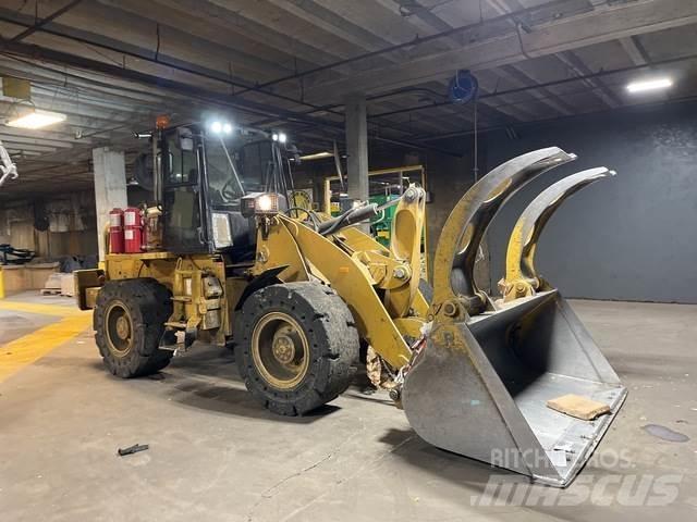 CAT 920 Kolové nakladače
