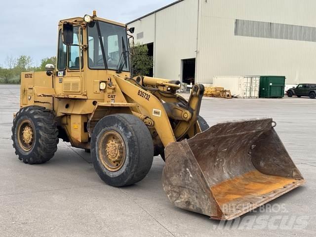 CAT 926 Kolové nakladače