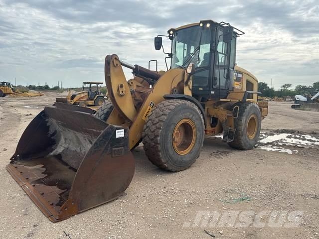 CAT 930M Kolové nakladače