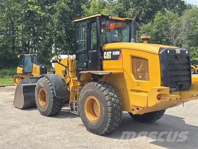 CAT 930M Kolové nakladače
