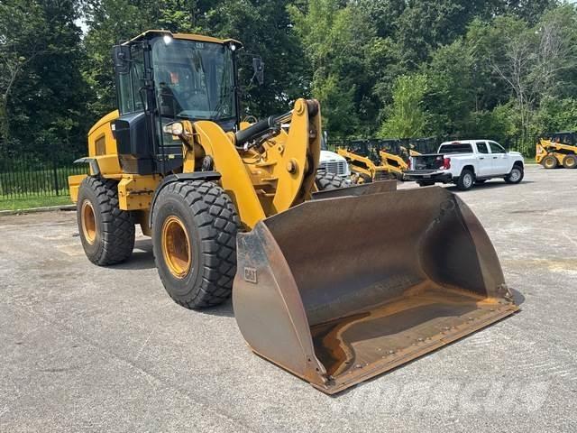 CAT 930M Kolové nakladače