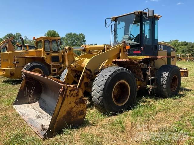 CAT 938G Kolové nakladače