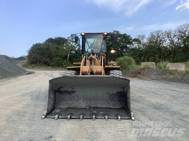 CAT 938H Kolové nakladače