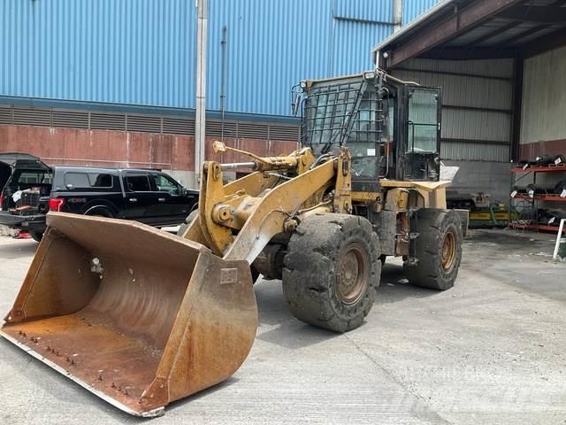 CAT 938H Kolové nakladače