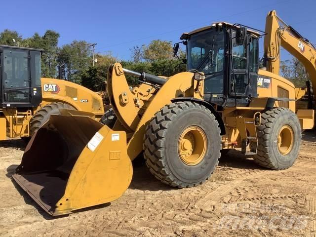 CAT 938M Kolové nakladače