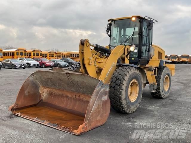 CAT 938M Kolové nakladače