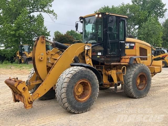 CAT 938M Kolové nakladače