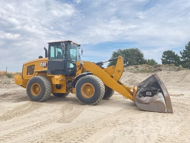 CAT 938M Kolové nakladače