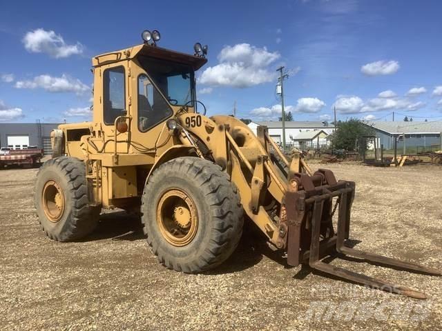 CAT 950 Kolové nakladače