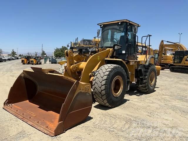 CAT 950 Kolové nakladače