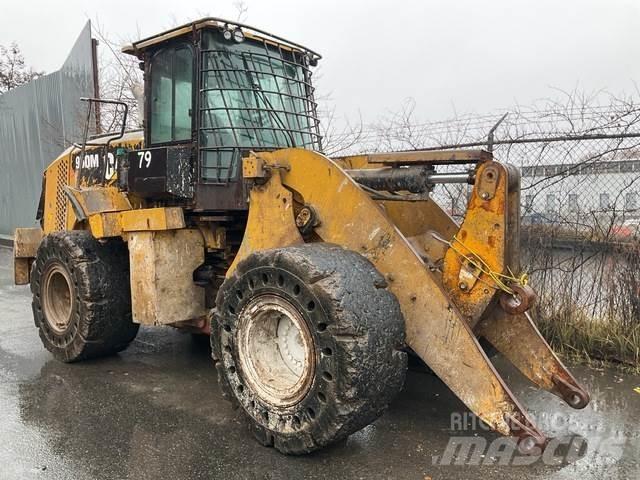 CAT 950M Kolové nakladače