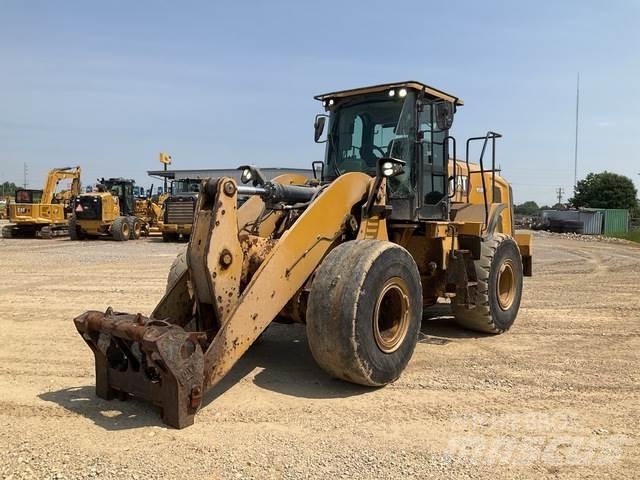 CAT 950M Kolové nakladače