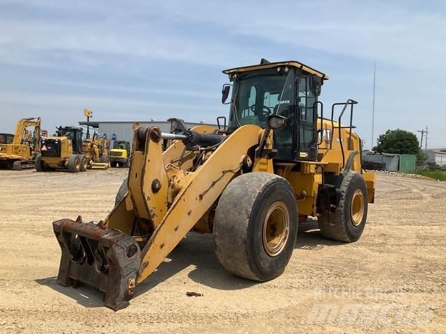CAT 950M Kolové nakladače