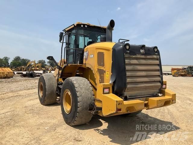 CAT 950M Kolové nakladače
