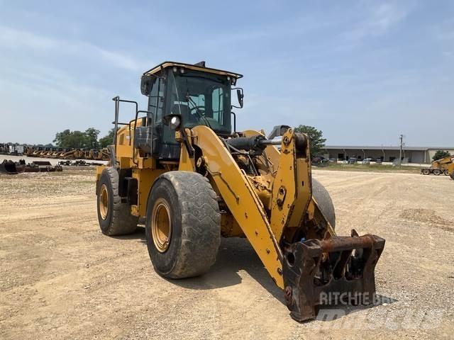 CAT 950M Kolové nakladače