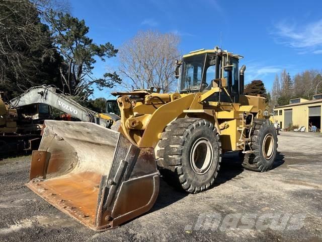 CAT 960 Kolové nakladače