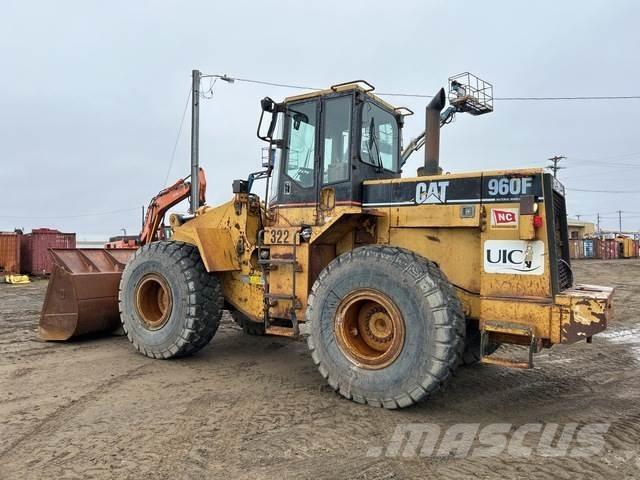 CAT 960F Kolové nakladače