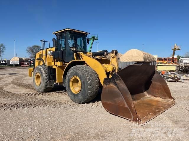 CAT 966M Kolové nakladače
