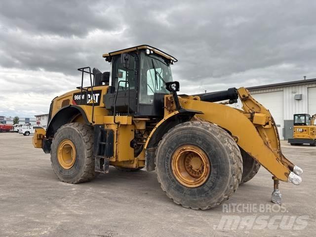 CAT 966M Kolové nakladače