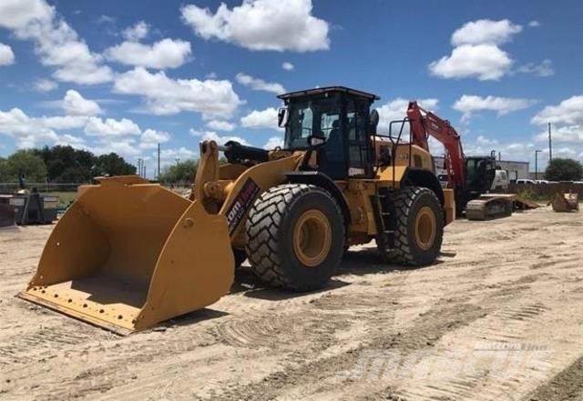 CAT 972 Kolové nakladače